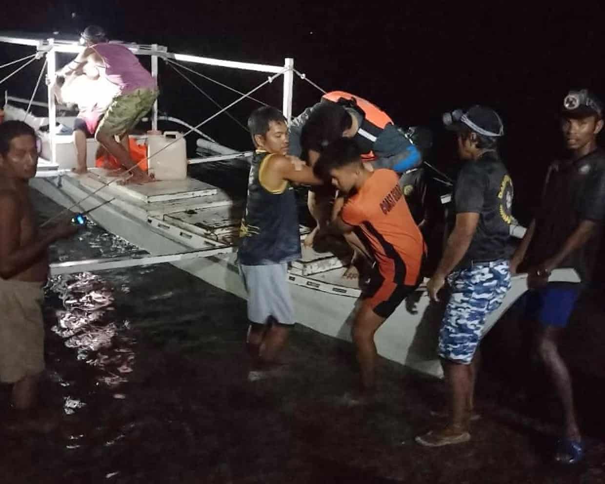 Incêndio mortal em ferry nas Filipinas deixa dezenas de pessoas desaparecidas