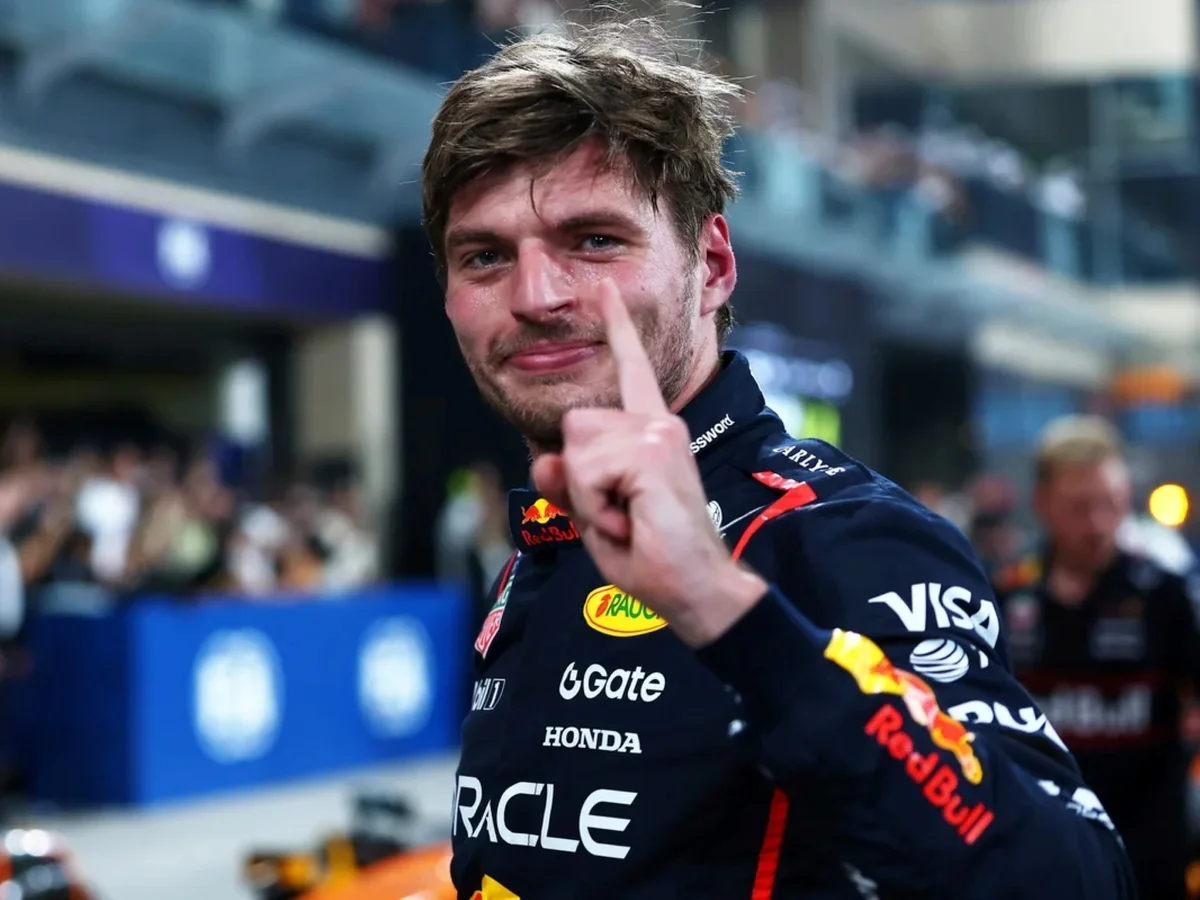 Verstappen conversou com Mercedes e McLaren antes de renovar com a Red Bull