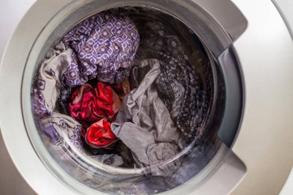 7 erros na máquina de lavar que destroem as roupas e muita gente ignora