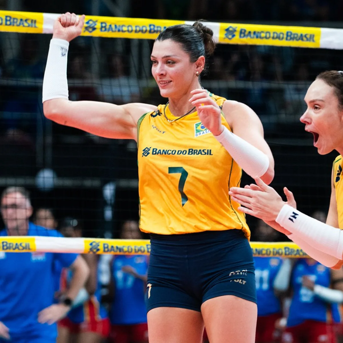 Rosamaria tem lesão confirmada após deixar jogo da Sul-Americano de Vôlei
