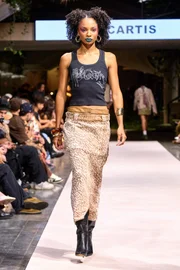 Hills, Petzold 1981 e LAGO celebram moda brasiliense no Metrópoles Catwalk