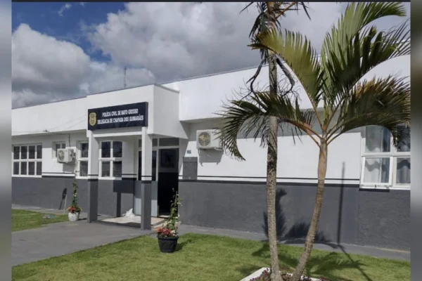 Adolescente é apreendido com apoio da Abin após planejar massacre em escola