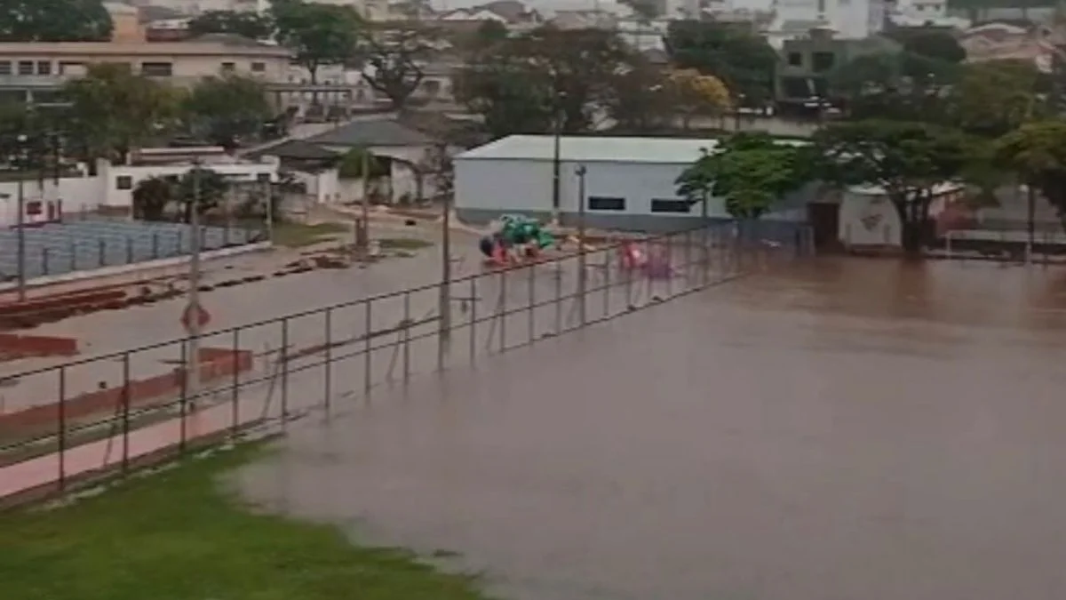 Governo de SP recomenda suspensão de aula em regiões com risco de temporal