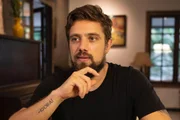 Rafael Cardoso impressiona com shape após deixar reabilitação. Veja fotos
