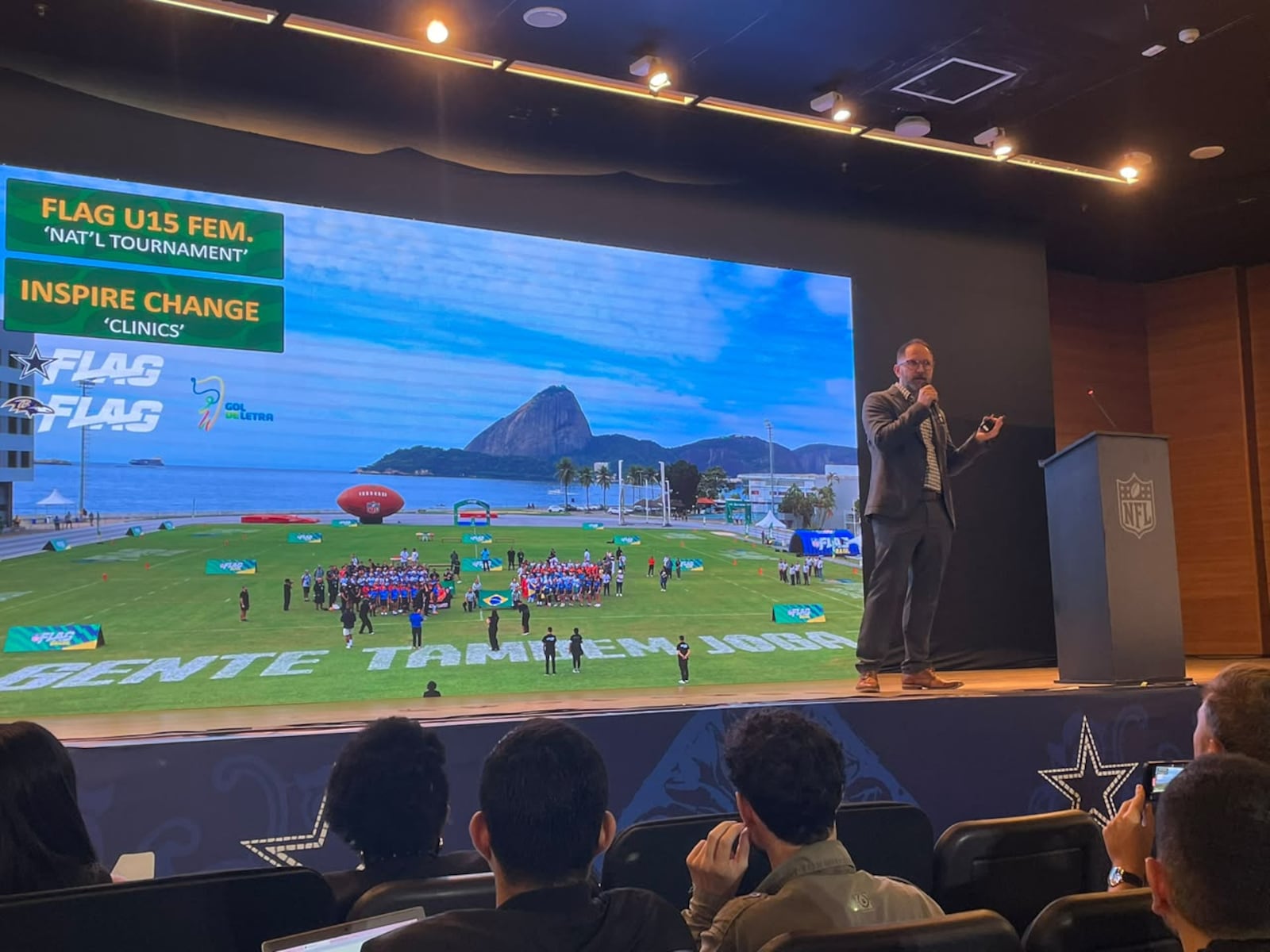 O diretor-geral da NFL no Brasil, Luis Martínez, durante o NFL Summit Lucas Ferreira/R7