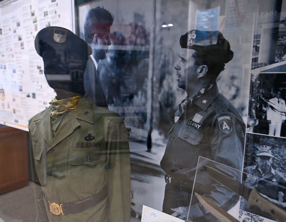 Imagem relacionada à notícia: Um lugar de soldado na história: JFK Museu Especial de Guerra preserva o legado para gerações futuras