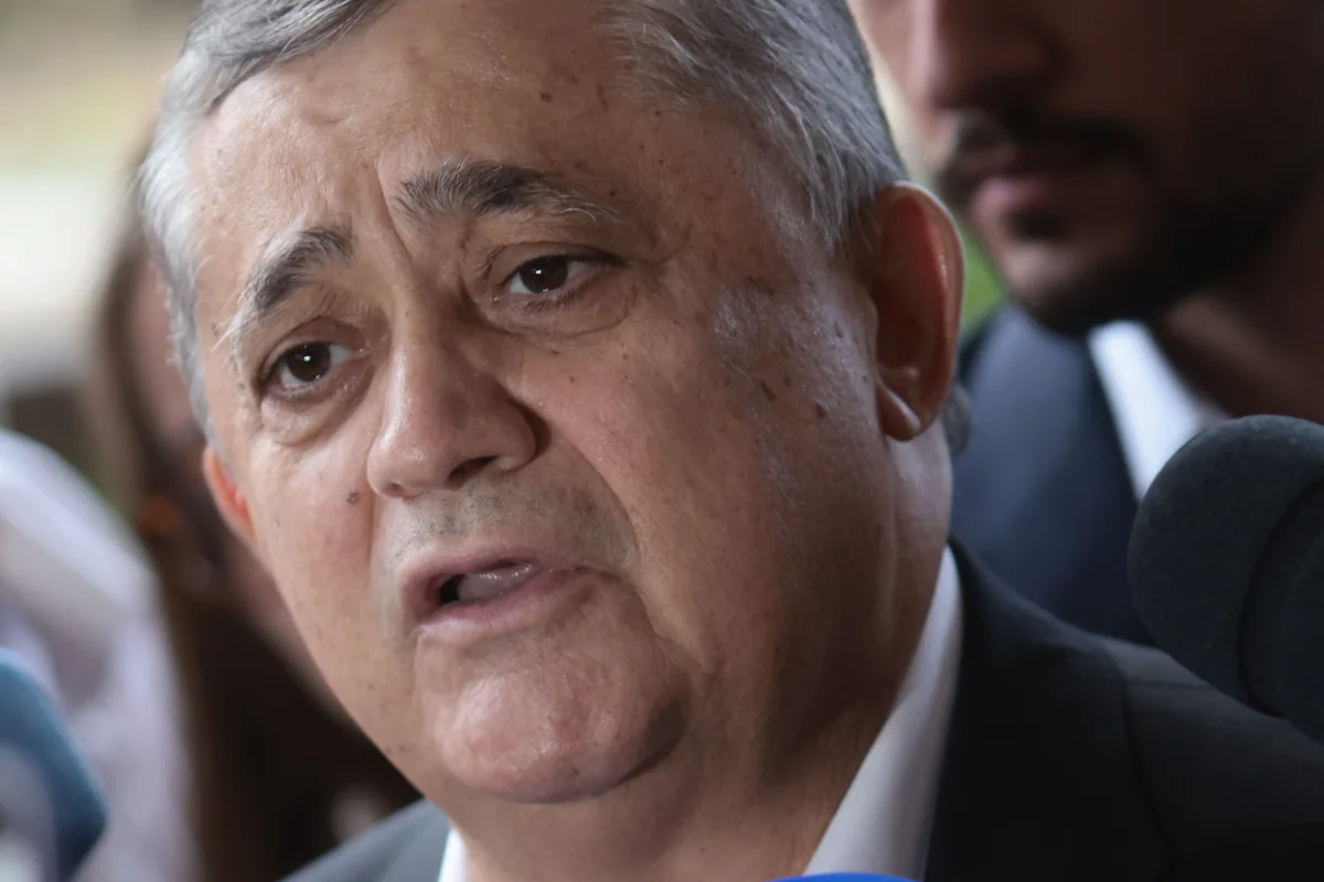 Guimarães diz que "paga para ver" bolsonaristas votarem contra fim da 6x1