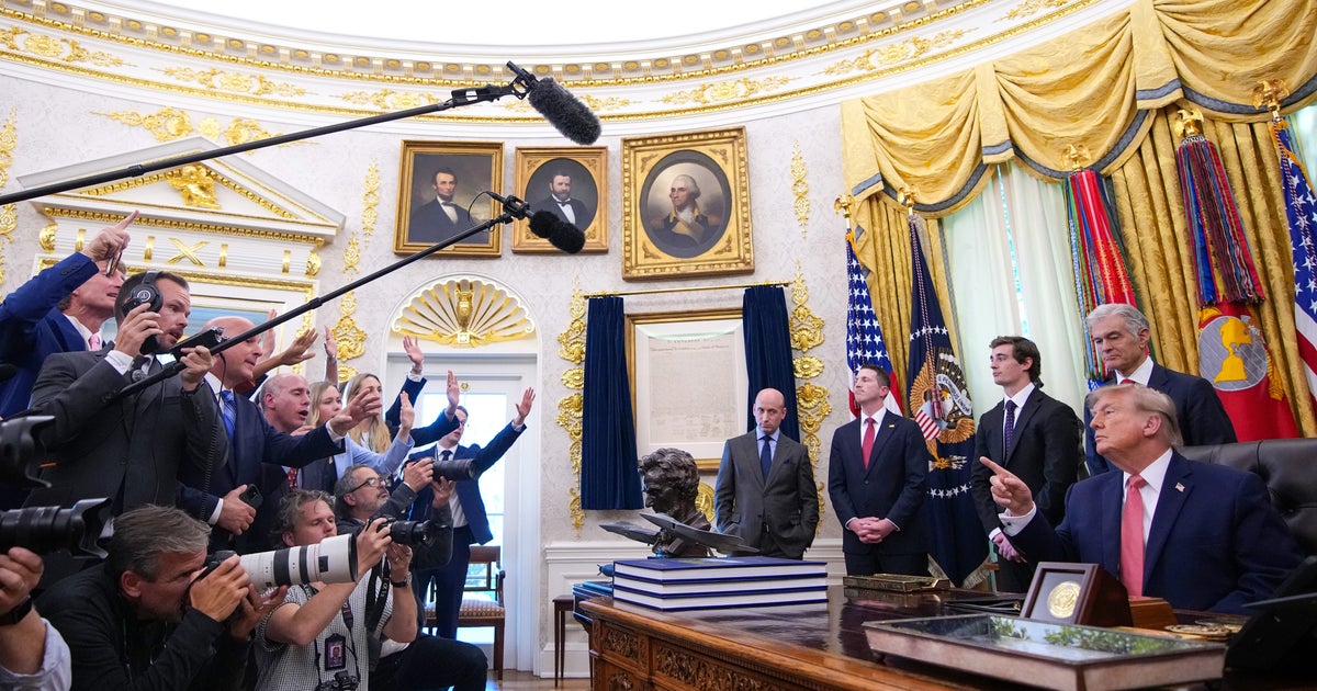 A Casa Branca exige que o Politico retire os artigos e se desculpe com Trump ou 'enfrente as consequências': relatório