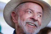 Imagem da matéria: Lula faz história, mas terá país dividido e oposição no Congresso