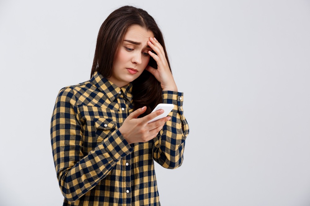 Celular travando pode ter falhas temporárias que dispensam a troca do aparelho — Foto: Reprodução/Freepik