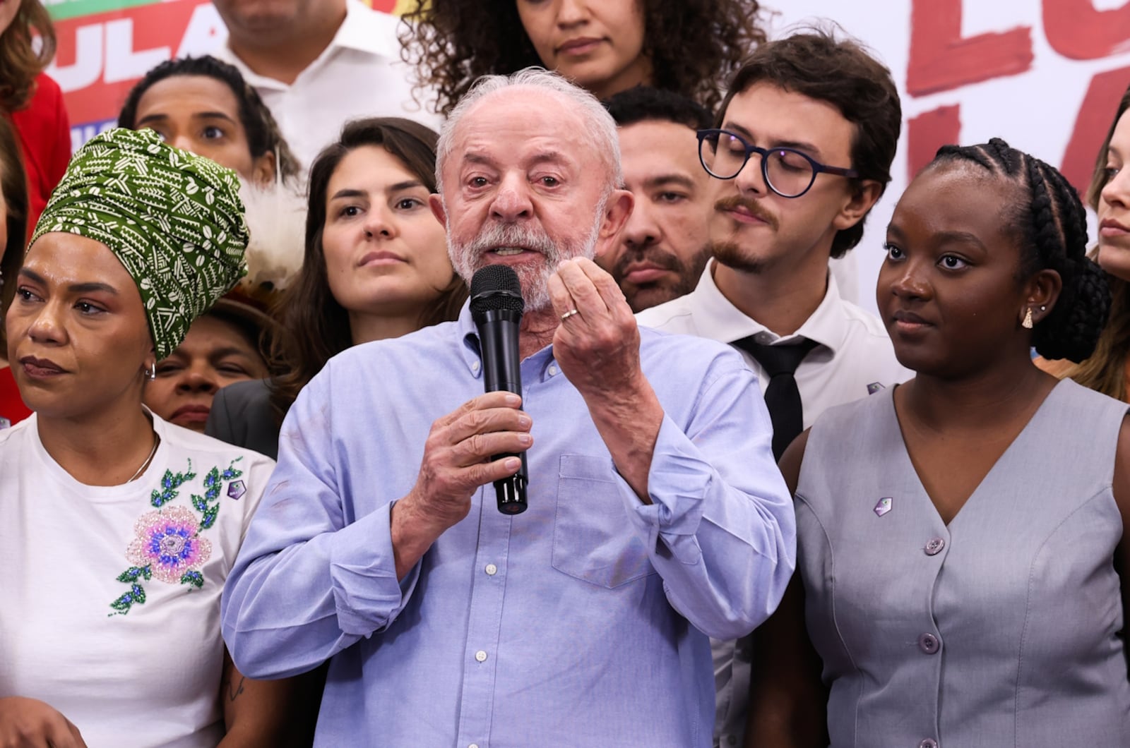 Candidato a reeleição, Luiz Inácio Lula da Silva, durante ato com parlamentares eleitos no Hotel Meliá em Brasília
