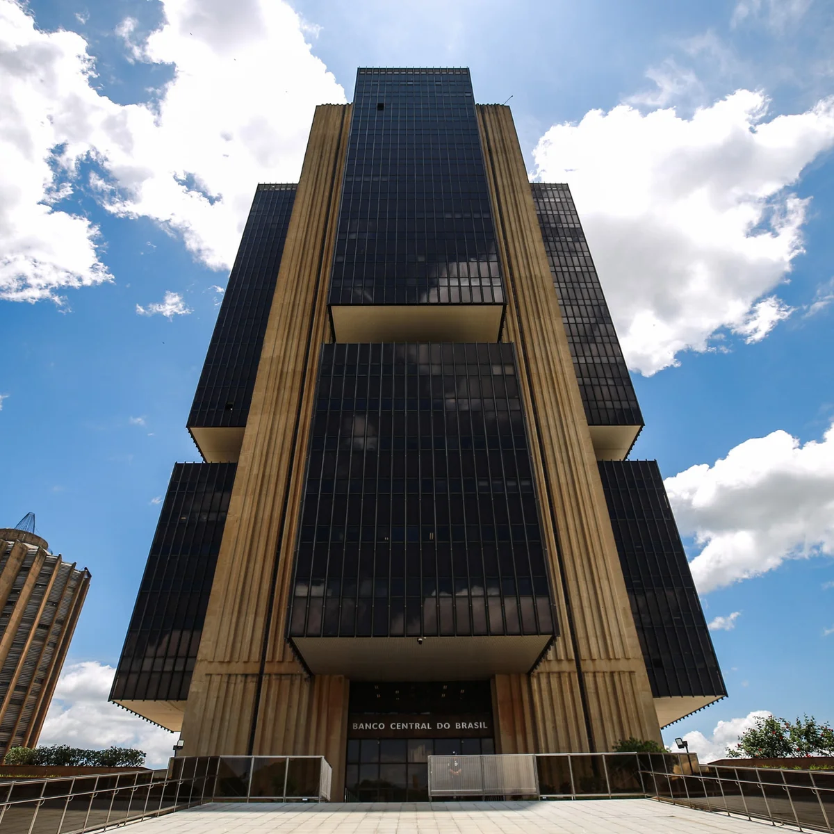 Banco Central aprova regras para combater crédito abusivo e endividamento