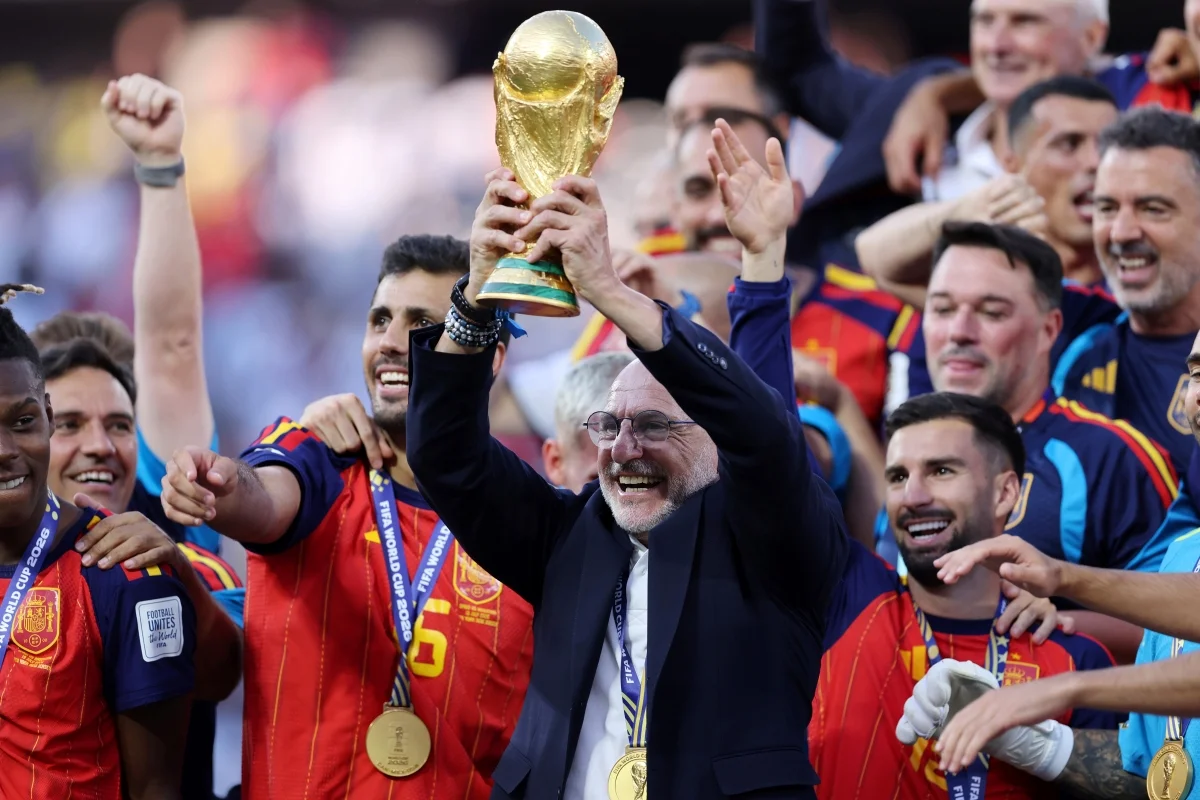 Bola de Ouro: Luis de la Fuente conquista prêmio de melhor técnico