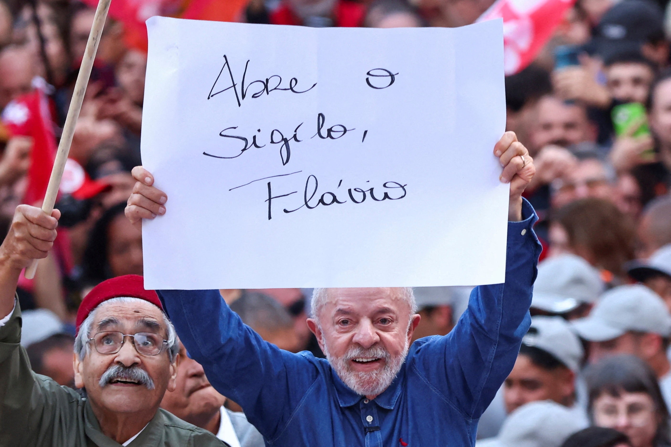 Quebra de sigilo: Lula diz que Flávio Bolsonaro trucou e que 'não tem nenhuma carta boa, só tem mentira'