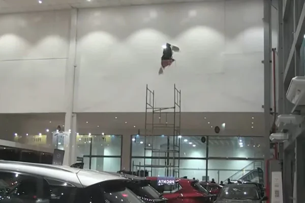 Queda de 6 metros: funcionário que empurrou colega em discussão é liberado
