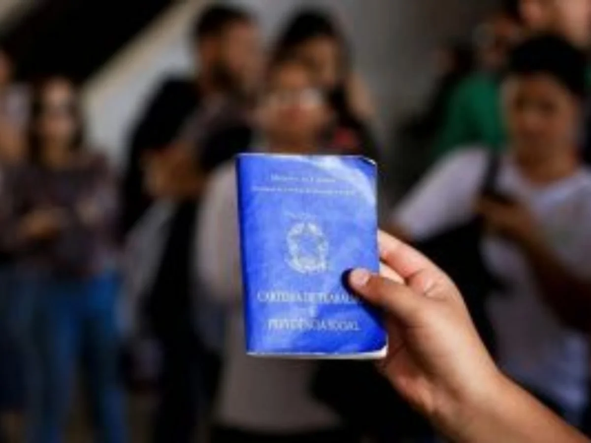 Agências do trabalhador encerram semana com 751 vagas de emprego no DF