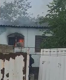 Oito anos após o desaparecimento de uma mulher, uma casa na Filadélfia guarda possíveis pistas sobre seu destino e um mistério maior