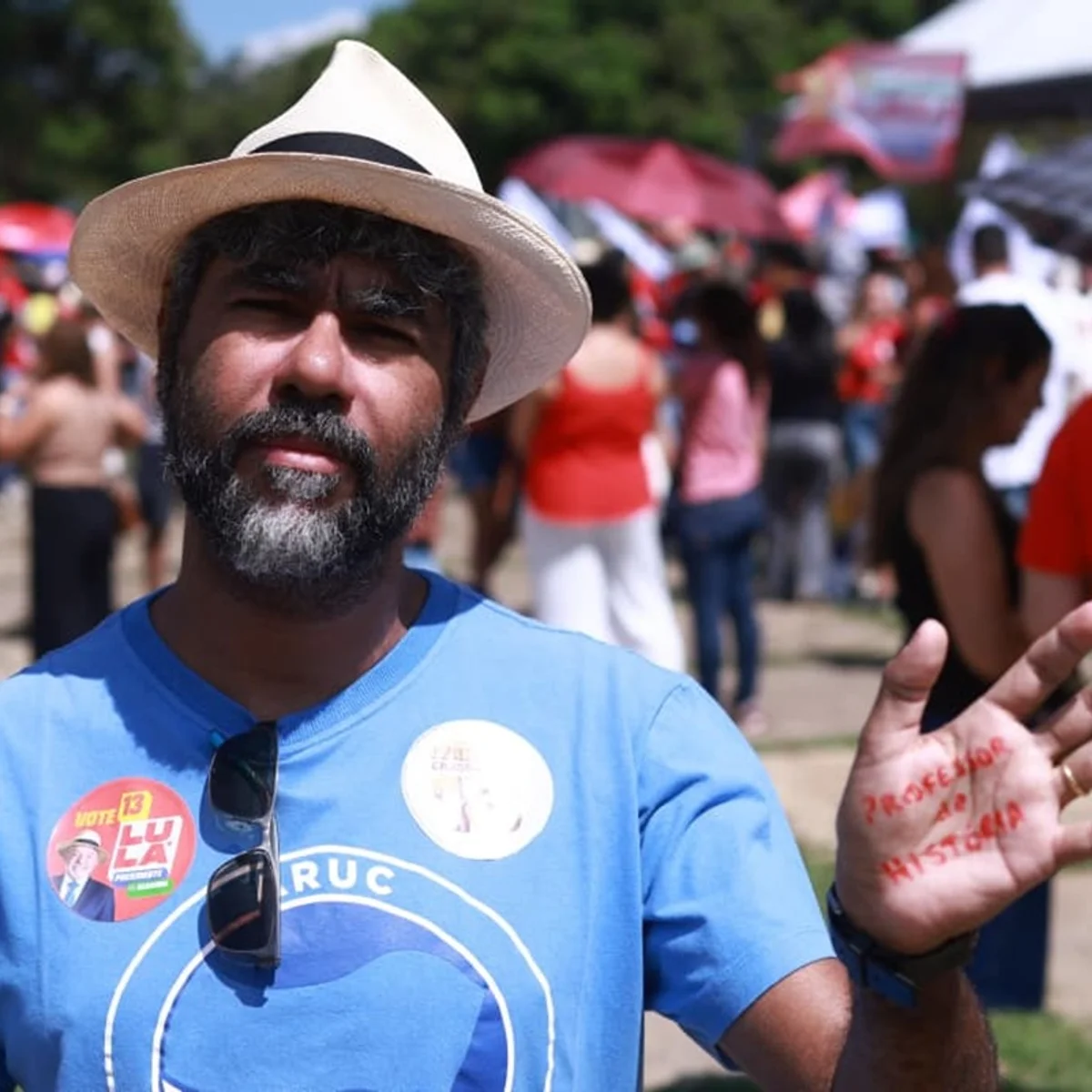 Em manifestação na Praça do Buriti, professores pedem diálogo com o GDF