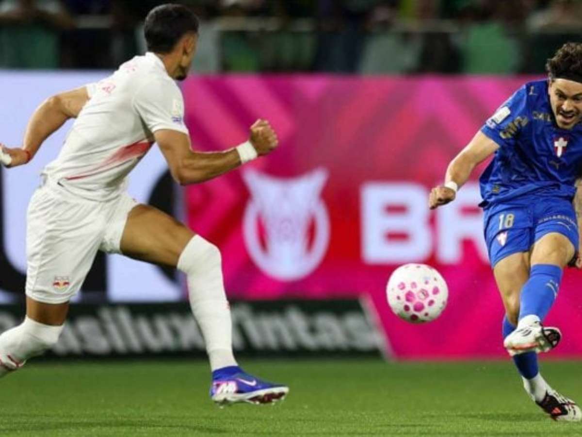 Palmeiras vence o Bragantino e dorme na liderança do Brasileirão