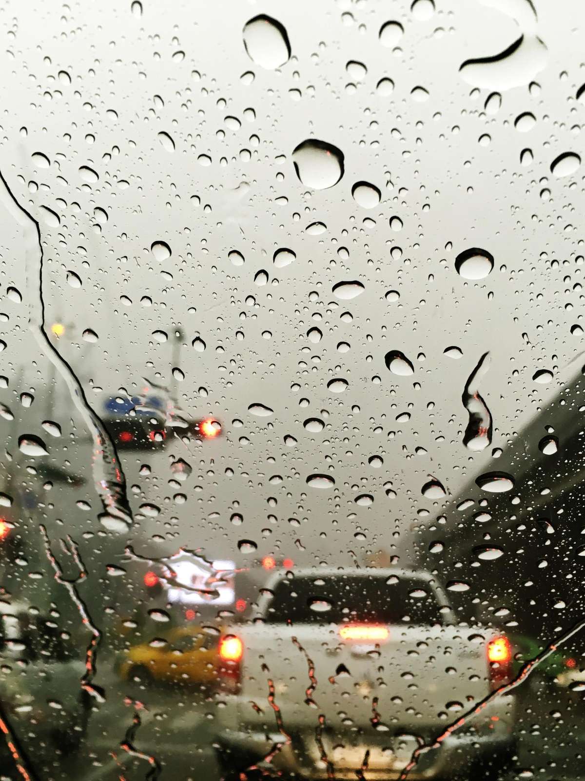 Ciclone e frente fria: 19 estados têm previsão de tempestades no fim de semana