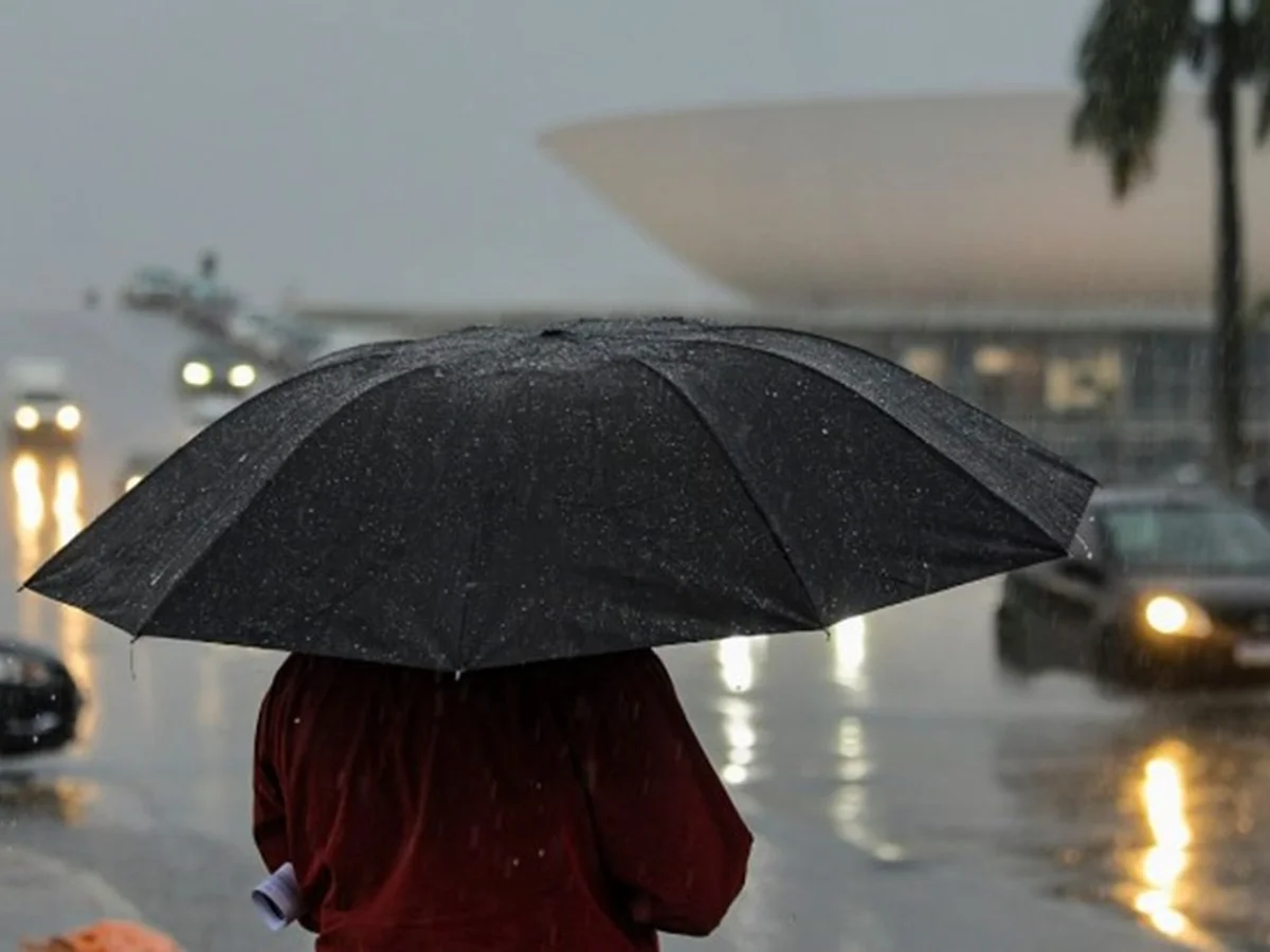 DF começa semana sob alerta de tempestade com ventania forte; veja previsão
