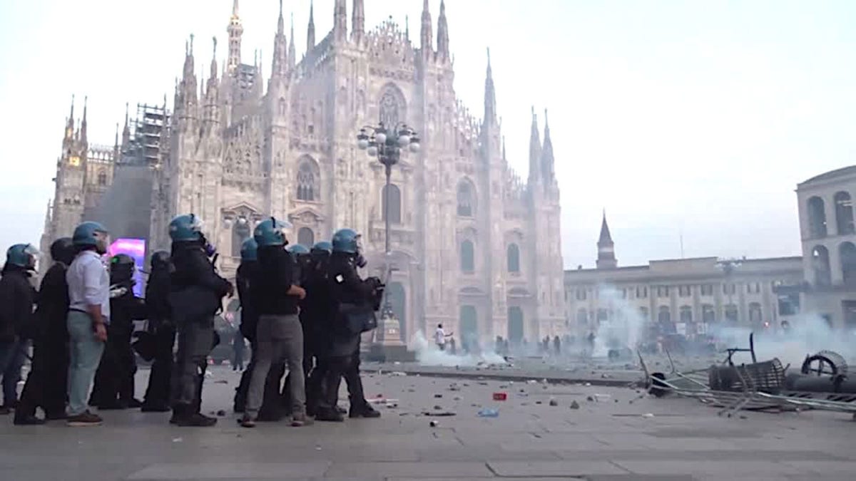Imagem da matéria: Meloni condena 'bandas de malfeitores' após protestos se tornarem violentos em toda a Itália