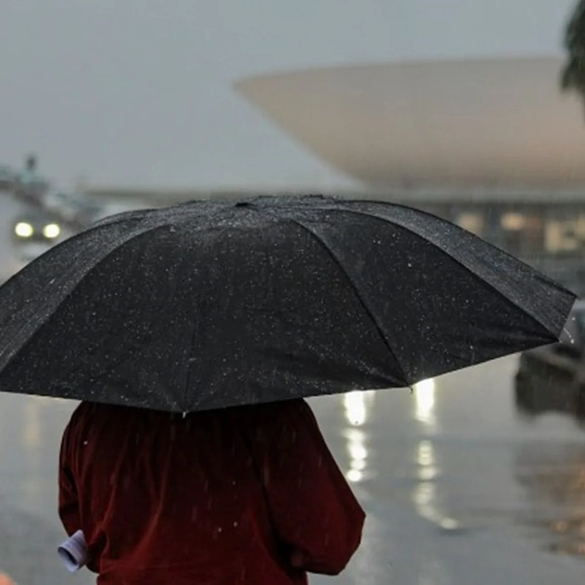 DF começa semana sob alerta de tempestade com ventania forte; veja previsão