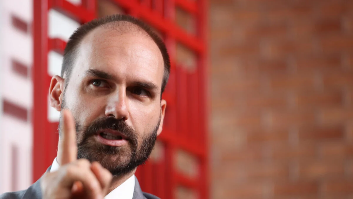 Eduardo Bolsonaro pode ser preso nos EUA após decisão de Moraes? Entenda