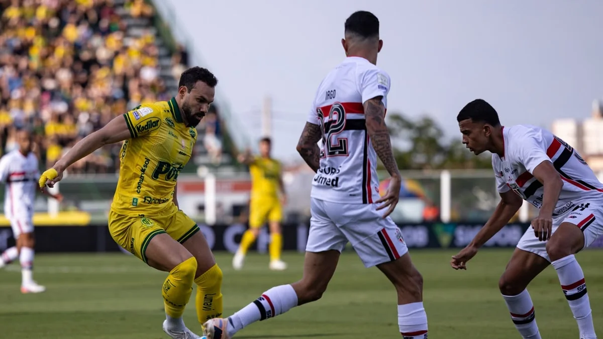 Com gols no primeiro tempo, Mirassol e São Paulo empatam no Brasileirão