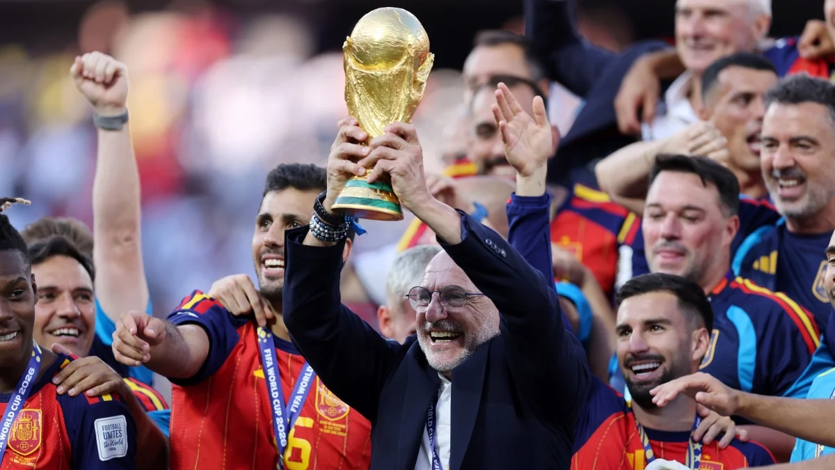 Bola de Ouro: Luis de la Fuente conquista prêmio de melhor técnico