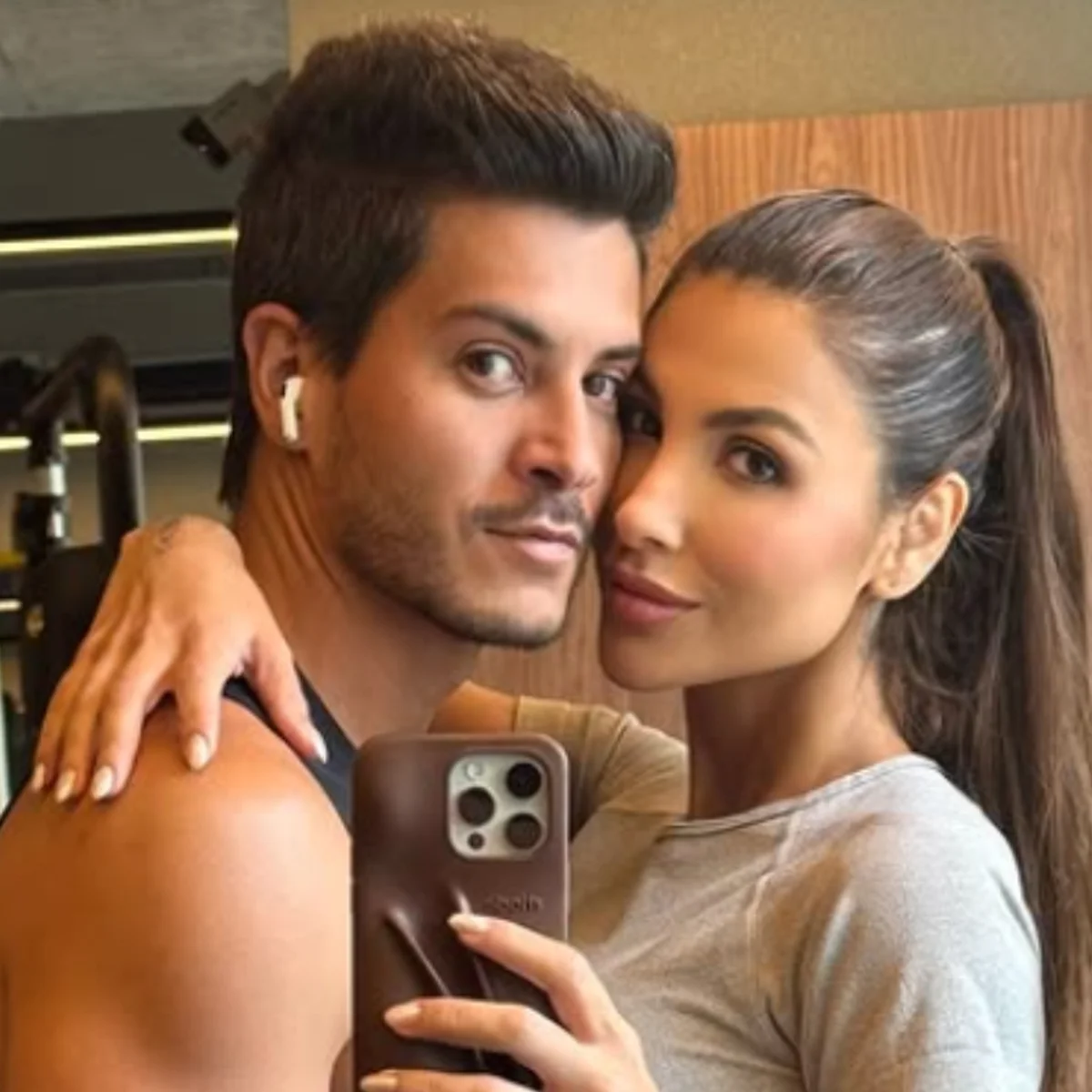 Jheny Santucci confirma término com Arthur Aguiar e nega motivo financeiro