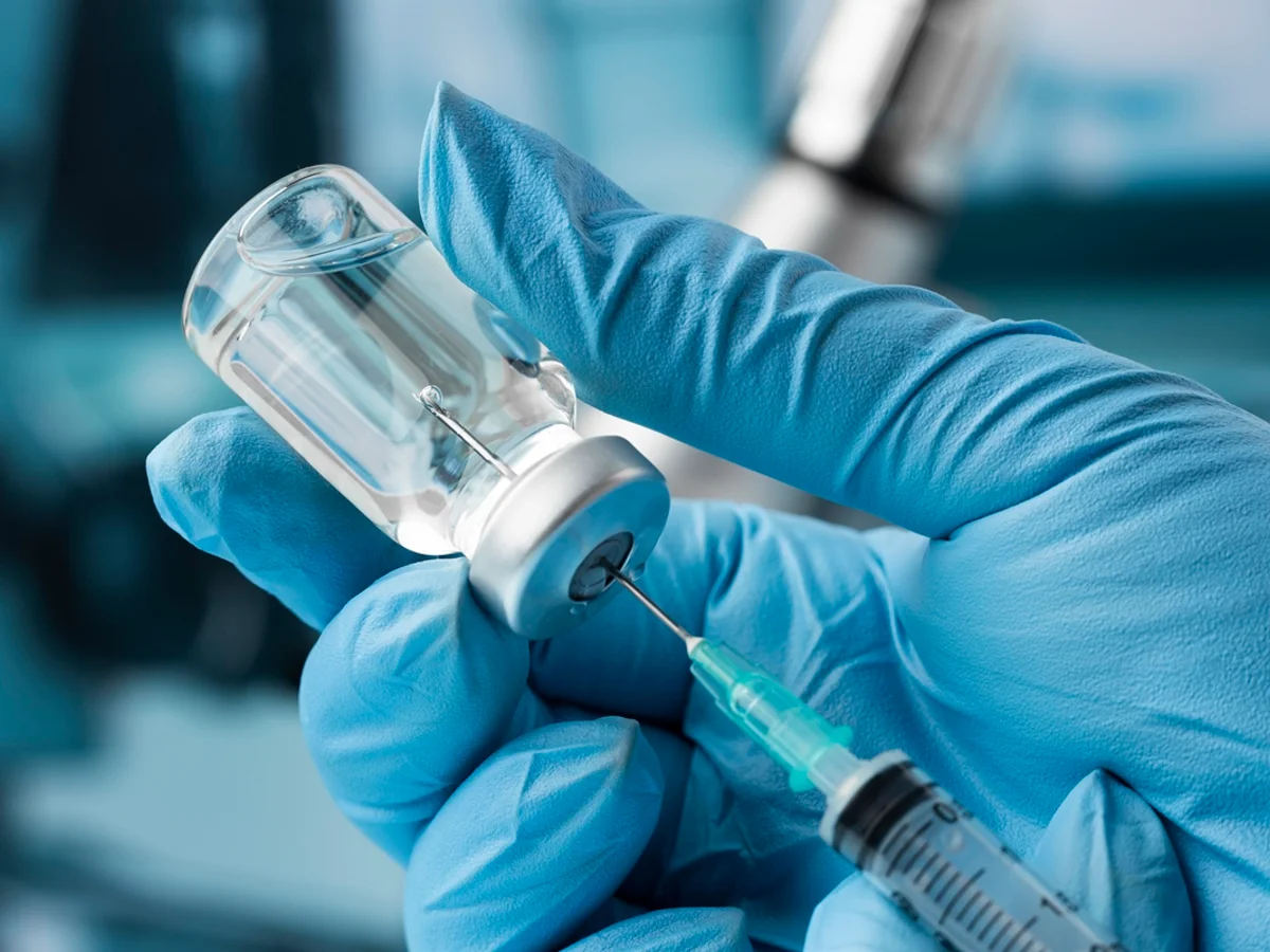 Vacina com imunoterapia reduz em 42% risco de morte ou volta do melanoma