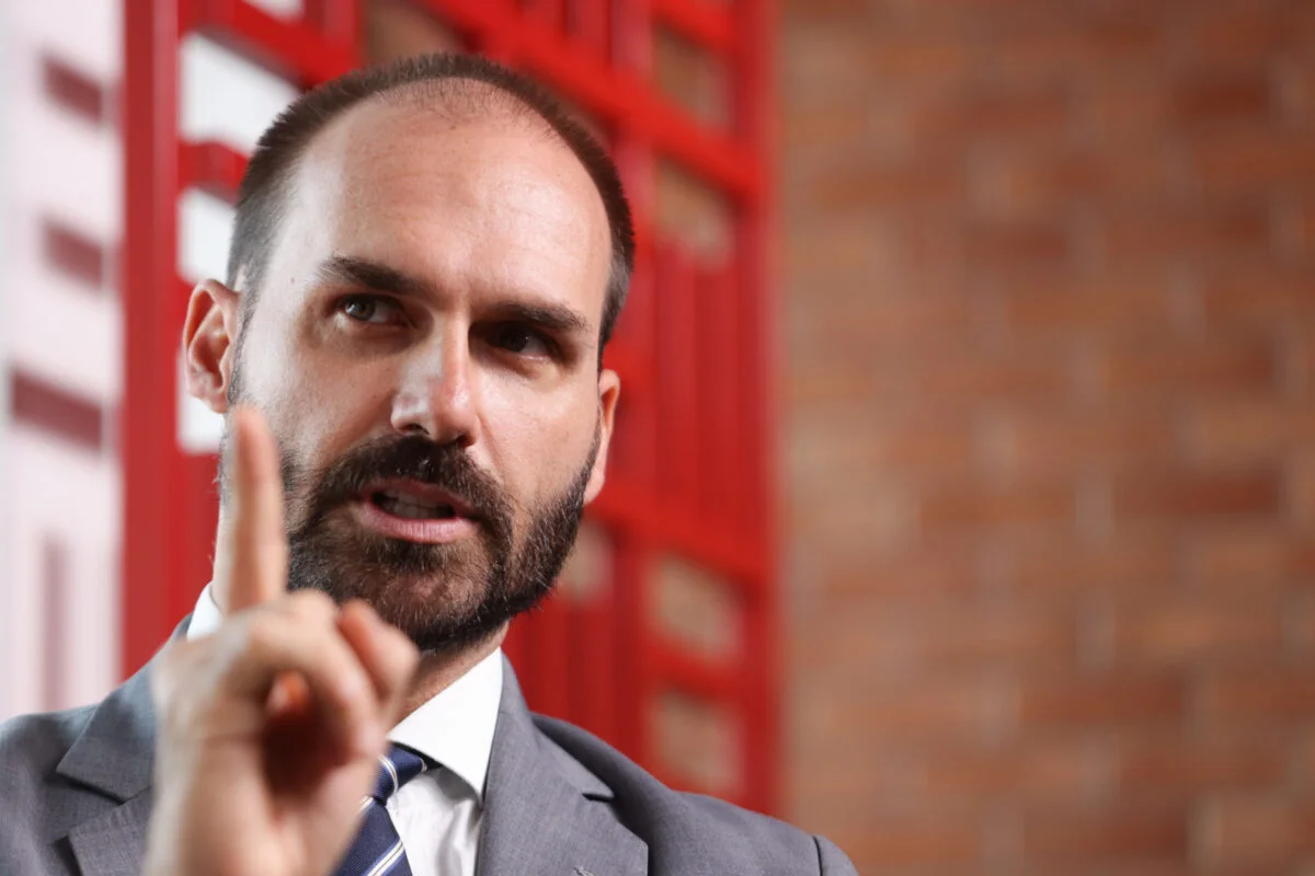 Eduardo Bolsonaro pode ser preso nos EUA após decisão de Moraes? Entenda