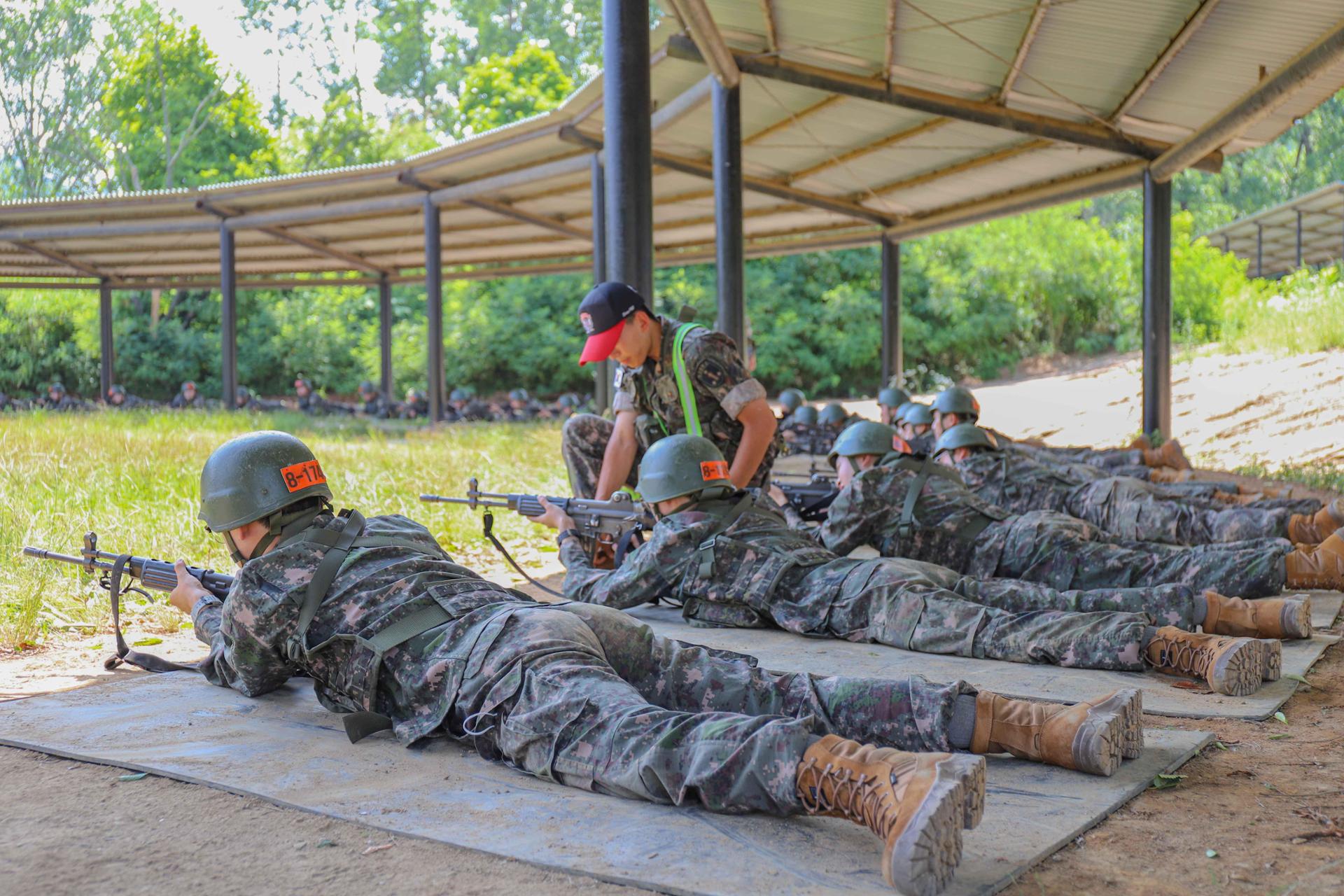 O cumprimento de pena nos EUA conta para a isenção militar coreana, decide o tribunal