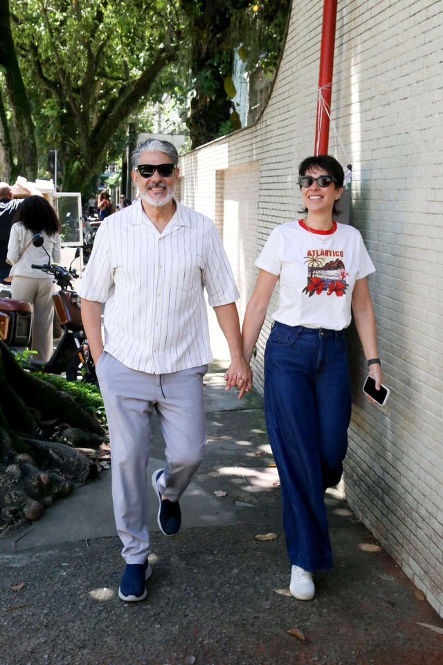 Voto em família: famosos vão às urnas com pais, filhos e parceiros