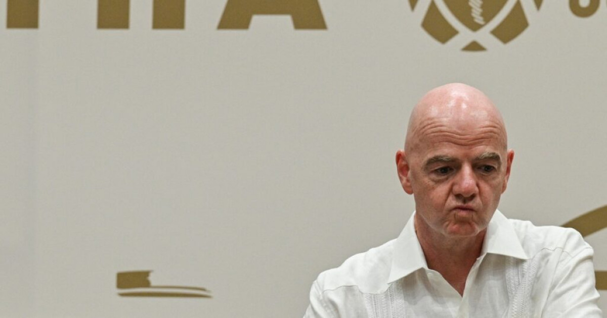 Infantino oferece desculpas mas 'sem respostas' na reunião da FIFA sobre o plano da Copa do Mundo