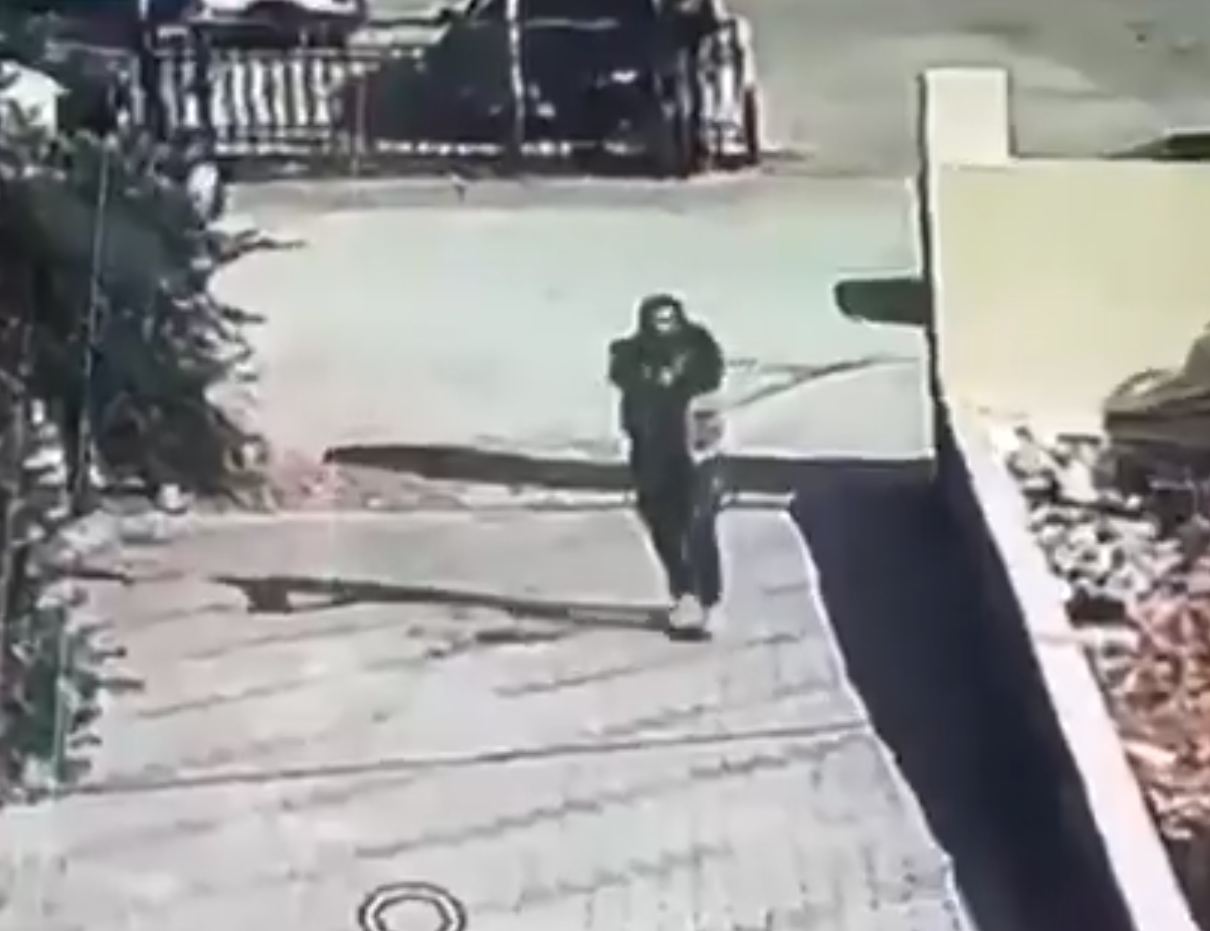 Homens armados abrem fogo em igreja na Jordânia, matando pelo menos 6 pessoas