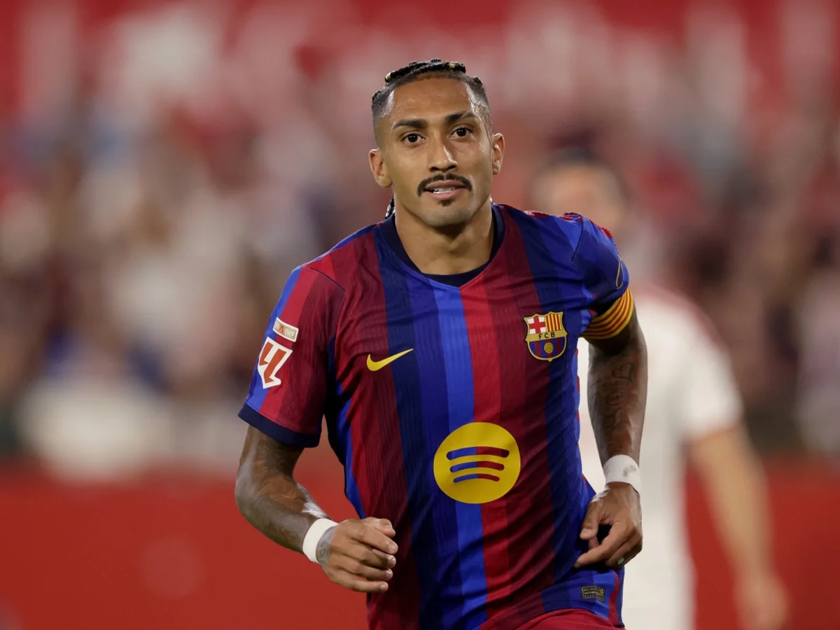 Raphinha renova com Barcelona até 2030 e terá aumento salarial