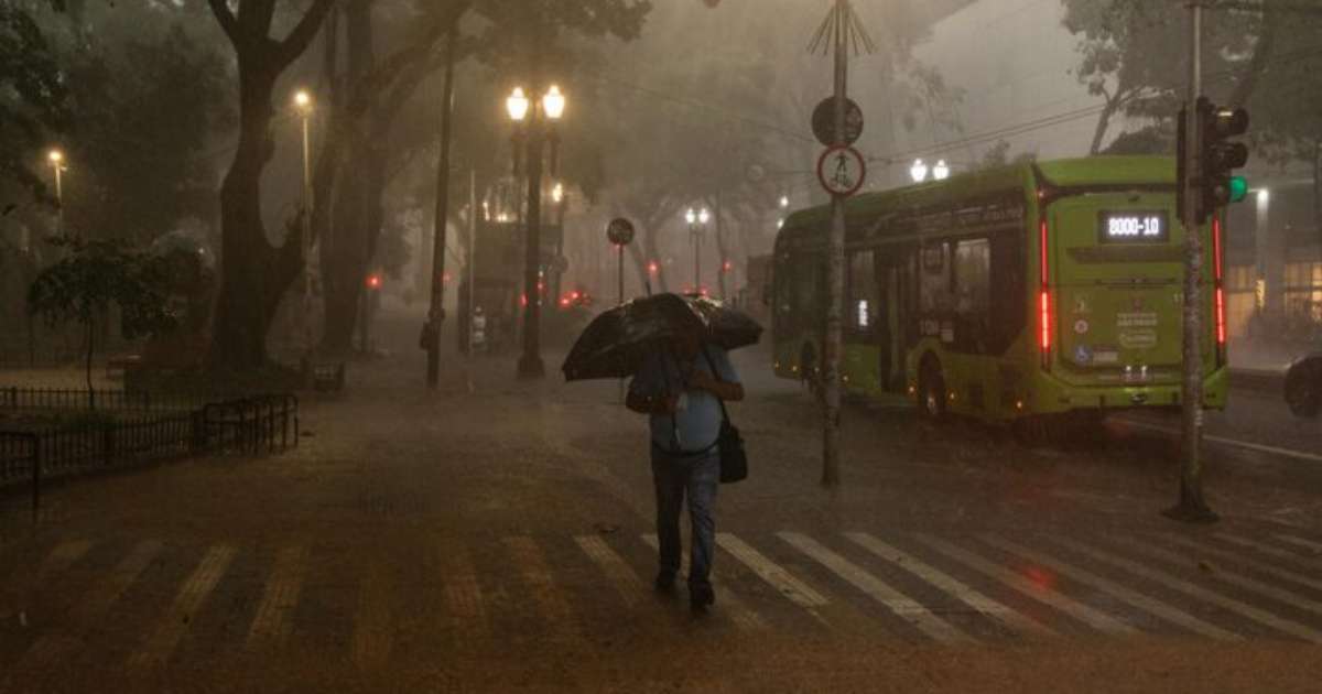 Defesa Civil emite alerta para fortes chuvas em SP nos próximos dias