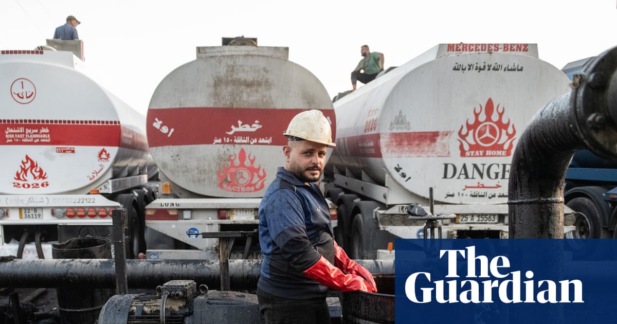 Os preços do petróleo saltaram 5% devido às tensões no Oriente Médio e à ameaça de furacão nos EUA.