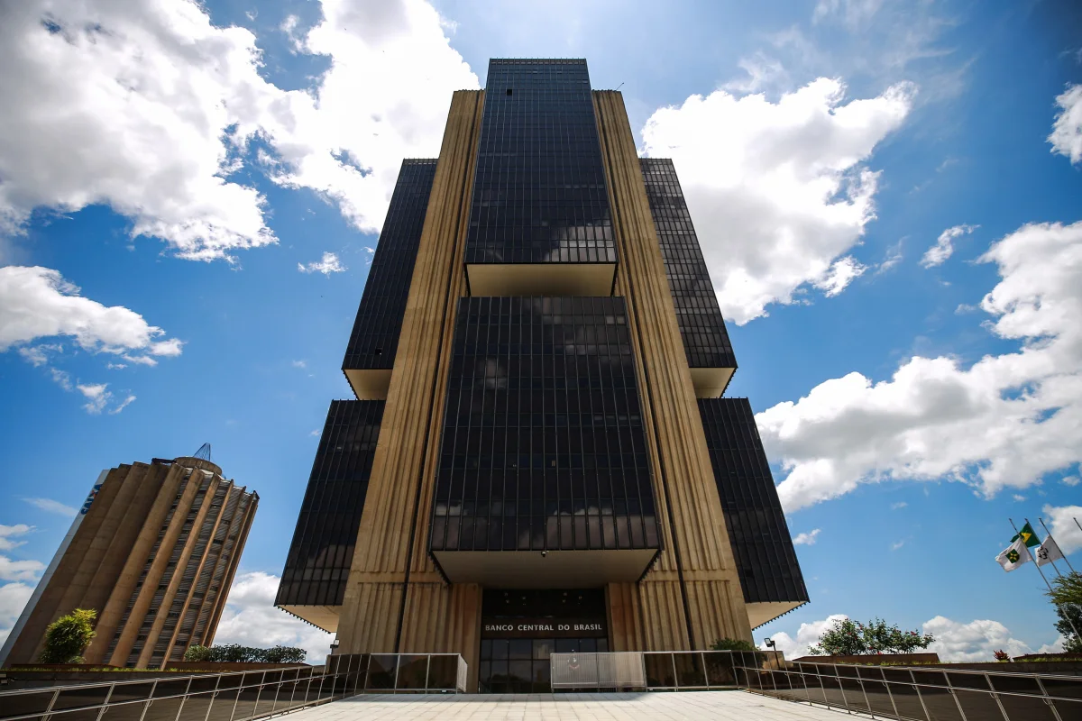 Banco Central aprova regras para combater crédito abusivo e endividamento