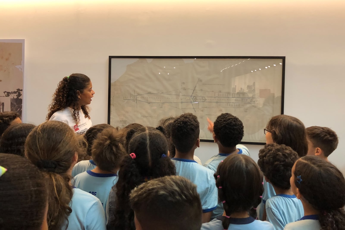 Mostra Utopias em construção faz alunos viajarem pela história de Brasília