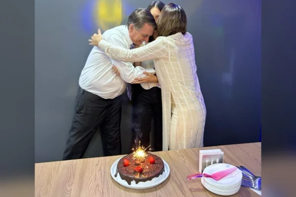 Michelle Bolsonaro celebra 16 anos da filha Laura: “Nossa herança”